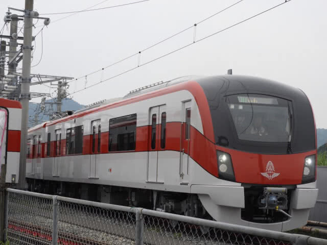 รถไฟฟ้าสายสีแดงขบวนแรกจากญี่ปุ่น​ ถึงไทยต.ค.นี้​