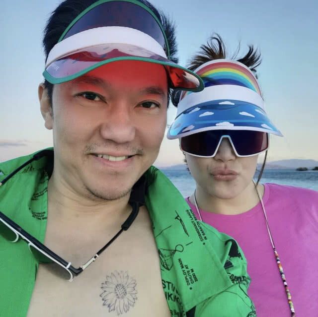 โซเชียลระอุ...! คนบันเทิงโพสต์หนุน "ดักตบช่อ"