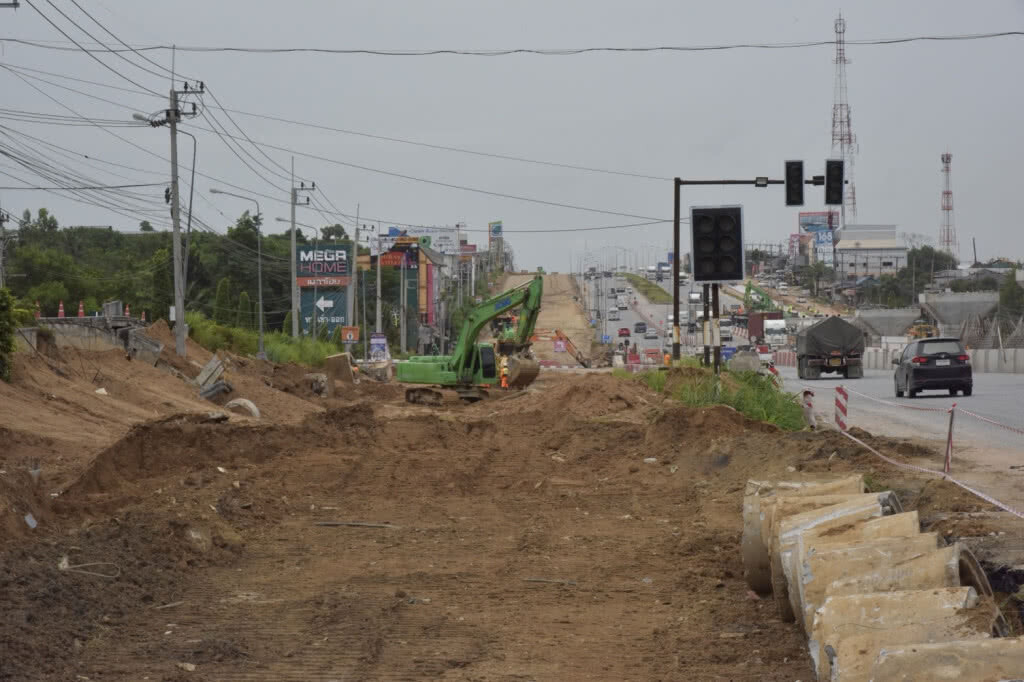 กรมทางหลวงสร้างสะพานข้ามแยกนิคมอุตฯ จ.ชลบุรี รองรับ EEC กรมทางหลวงสร้างสะพานข้ามแยกนิคมอุตฯ จ.ชลบุรี รองรับ EEC