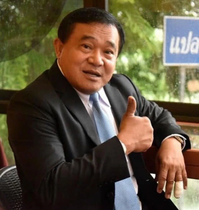 แม้วมีแต่ให้...! "บิ๊กแจ๊ส" ท้าชิง "เสี่ยชาญ"