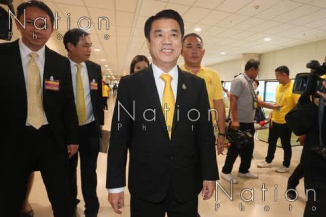 "สุริยะ-สมศักดิ์" ยิ้ม หลังได้รับโปรดเกล้าฯครม.ใหม่