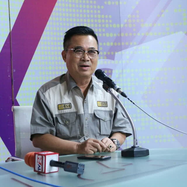 "อดิศร" ร่ายกลอนแขวะ "ทยา ทีปสุวรรณ" เชียร์สามีออกหน้าออกตา นั่งรมต.ศึกษาฯ