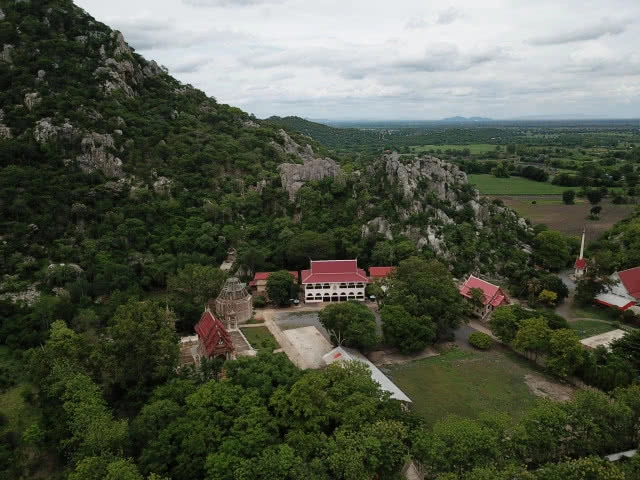 "วัดเขาวงษ์" ที่แห่งนี้มีตำนานนับพันปี