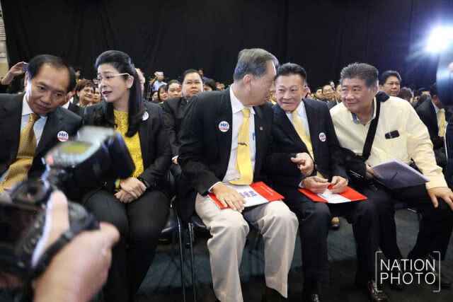 "เพื่อไทย" เลือก "สมพงษ์ " นั่งหัวหน้าพรรคตามคาด