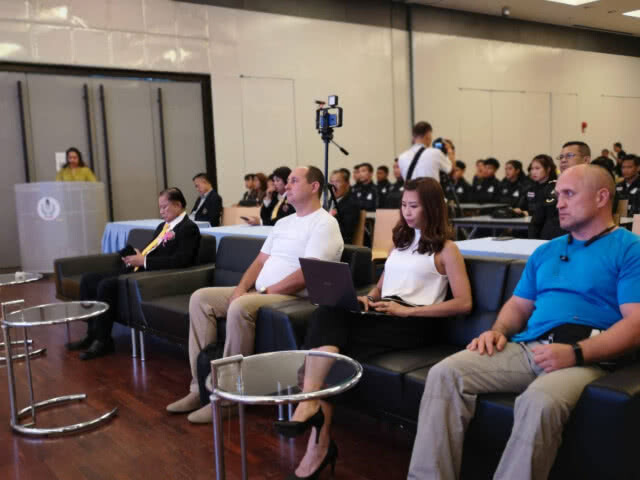 มหกรรมคืนสู่เหย้าชาวมวยไทย ร้อยรวมใจถวายราชสดุดี​องค์ราชัน