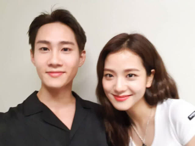 บลิ๊งค์ ลุกเป็นไฟ "ปอร์เช่-กัปตัน" แชะคู่สาวแบล็คพิงค์