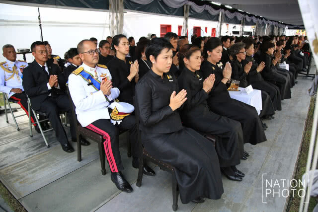 ในหลวง ร.10 เสด็จพระราชดำเนินมาทรงบำเพ็ญพระราชกุศล 50 วัน พล.อ.เปรม