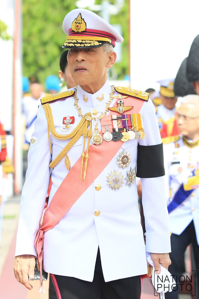 ในหลวง ร.10 เสด็จพระราชดำเนินมาทรงบำเพ็ญพระราชกุศล 50 วัน พล.อ.เปรม
