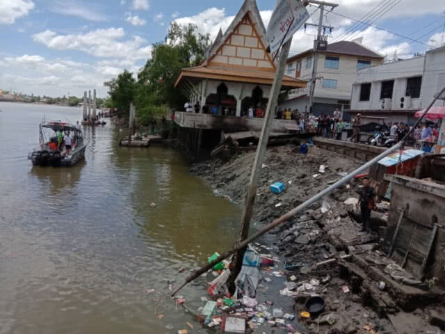 พบศพแล้ว1ศพศาลาริมน้ำถล่ม