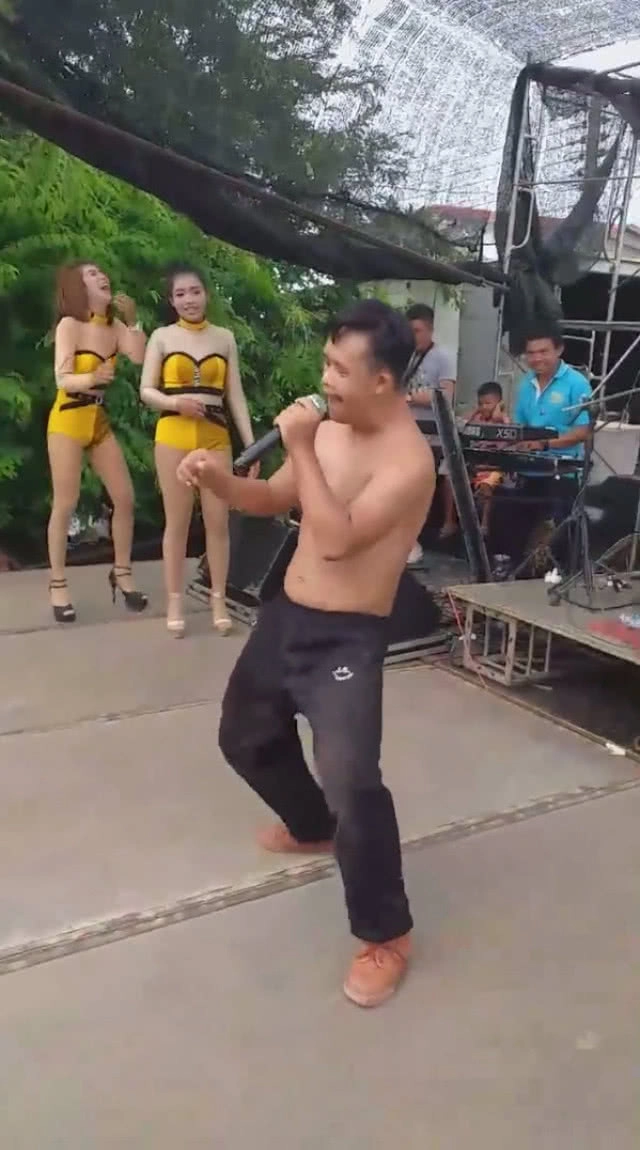 คัฟเวอร์งัดถั่งงัด สุดฮา!! จนแดนเซอร์ขำเต้นต่อไม่ได้