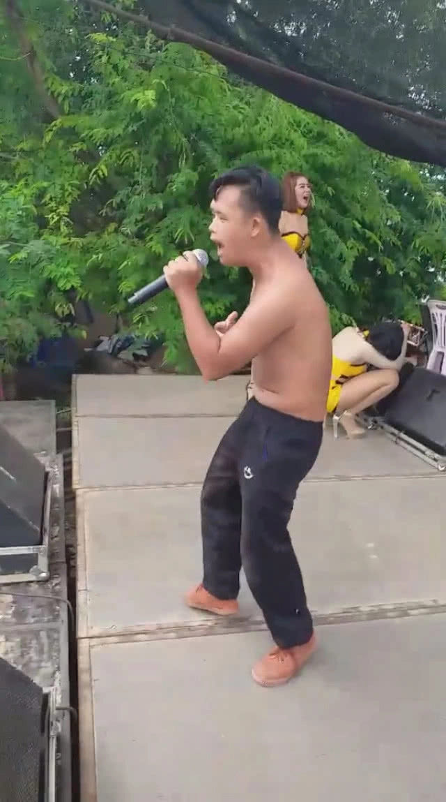 คัฟเวอร์งัดถั่งงัด สุดฮา!! จนแดนเซอร์ขำเต้นต่อไม่ได้