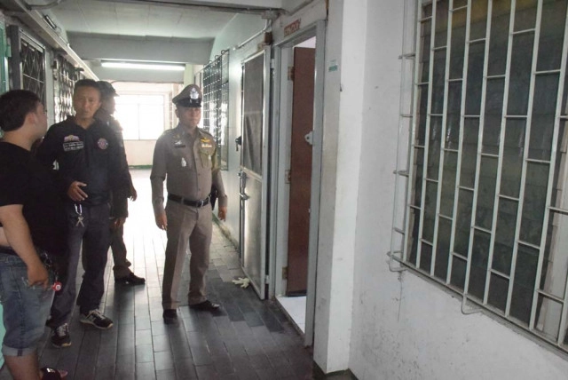 นร.ช่างกล พลาดท่าทำปืนตกพื้น กระสุนลั่นเจาะหัวตัวเองสาหัส