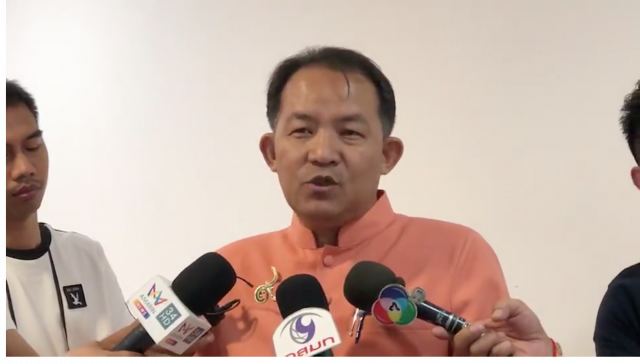 พรุ่งนี้ "ศรีสุวรรณ" ร้องเอาผิด "ธนาธร-พรรณิการ์"