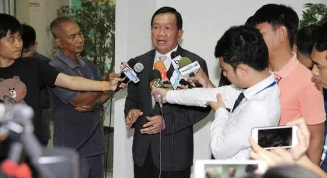 "พล.อ.วิชญ์" ผู้ปกป้องนามสกุล "เทพหัสดิน ณ อยุธยา" พบเป็นเพื่อน "บิ๊กป้อม"