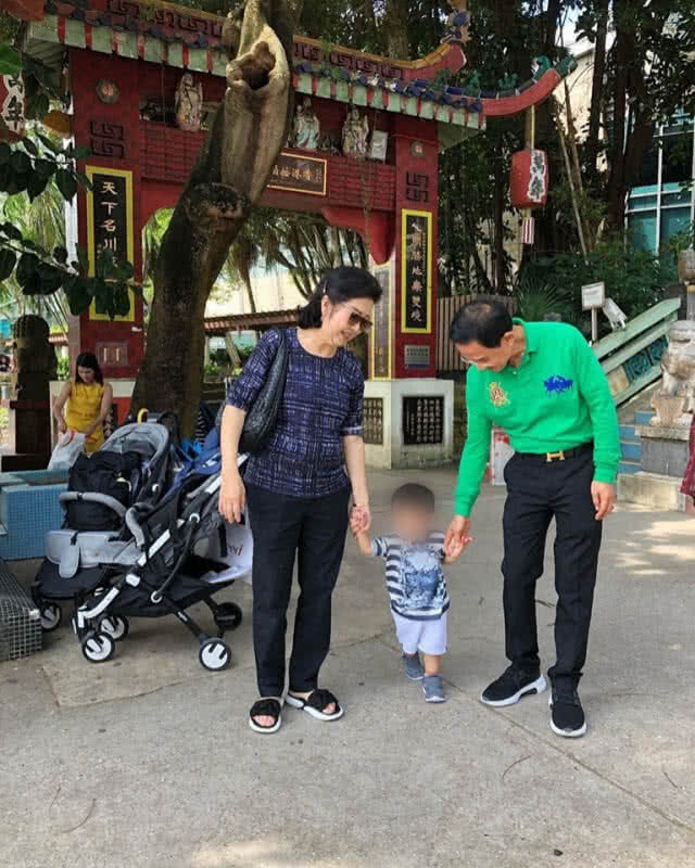 "เจ๊แดง" โผล่ฮ่องกง