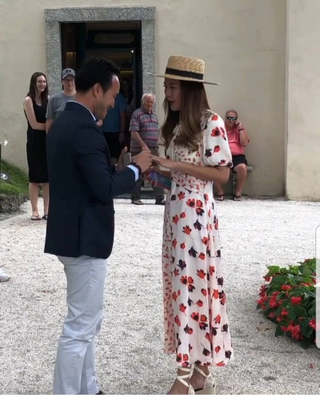 เก๋ ชลลดา ถูกแฟนหนุ่ม ไฮโซพร้อม เซอร์ไพรส์ขอแต่งงาน