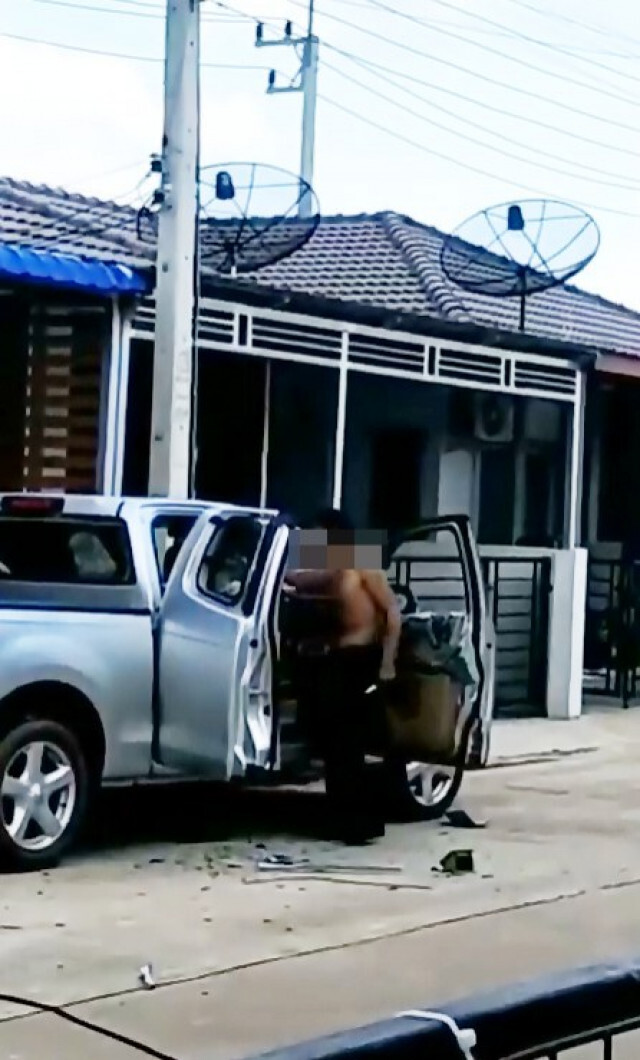 หนุ่มหัวร้อน ทุบรถแหลก ยัวะคนในบ้านไม่ให้กุญแจรถ