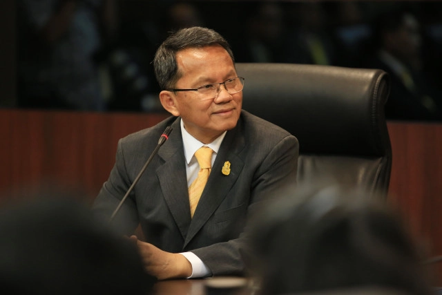 โซเชียลแห่แชร์! ภาพ "แพรวา" โกนหัวบวชชี