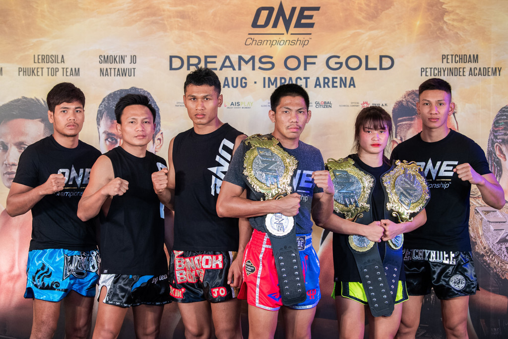 "เพชรดำ-แสตมป์"นำทัพลุย "วัน : "ดรีม ออฟ โกลด์ " "เพชรดำ-แสตมป์"นำทัพลุย "วัน : "ดรีม ออฟ โกลด์ "