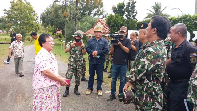 'ชาววังน้ำเขียว' โยน​ 'อุทยาน​ฯ'​ คุย​ แนวเขต​  'สปก.'​ ให้ชัด​ ก่อนติดป้ายรื้อรีสอร์ท​