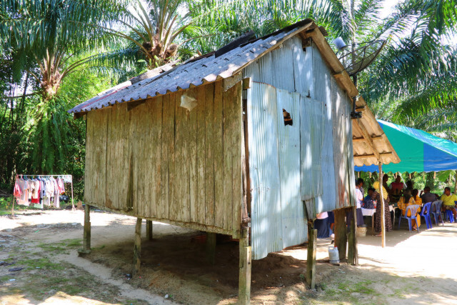 สร้างบ้านให้เด็กยากไร้
