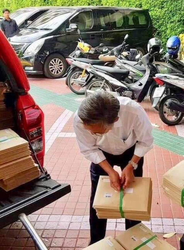เจ้าหน้าที่สภาฯ ตื้นตัน! ไม่เคยเจอ ประธานสภาฯ ช่วยเตรียมงานทุกด้าน