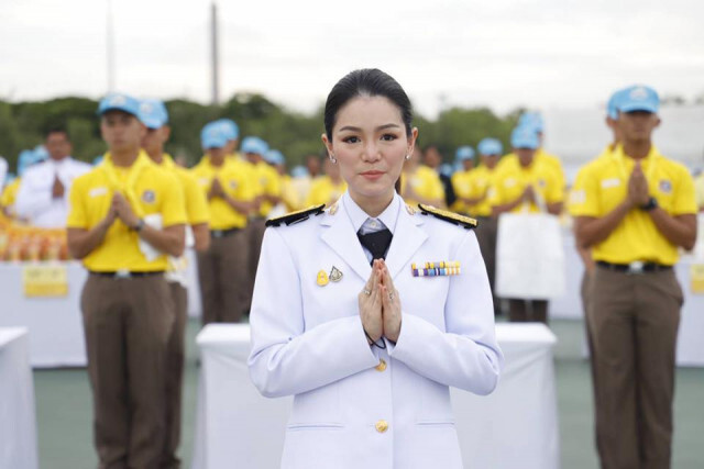 "มาดามเดียร์" ร่วมกิจกรรมเฉลิมพระเกียรติในหลวง 67 พรรษา