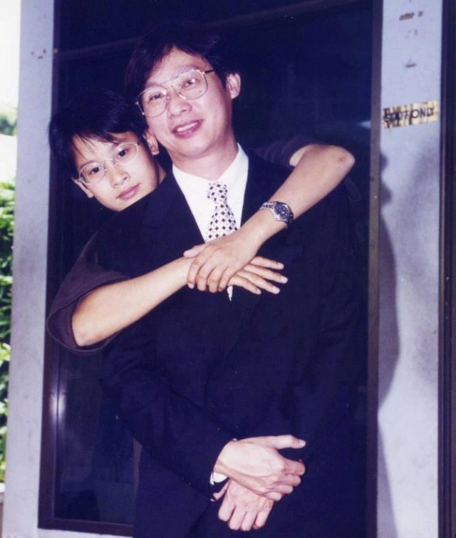 "ระย้า รถไฟดนตรี" โพสต์สุดอาลัย "ลูกชายของพ่อหล่อเหลือเกิน"