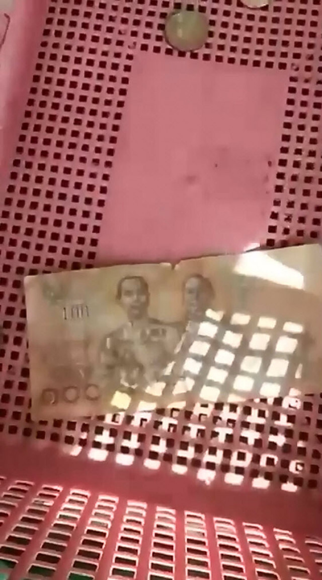 พ่อค้าขายผัก เตือนภัย!! เจอธนบัตรปลอมระบาด