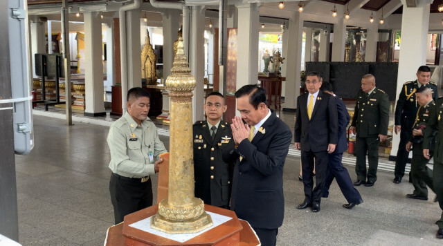 "นายกฯ" ถึงทำเนียบฯ ปัดตอบแบ่งงานรองนายกฯ
