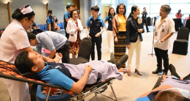 บริจาคโลหิตถวายเป็นพระราชกุศล