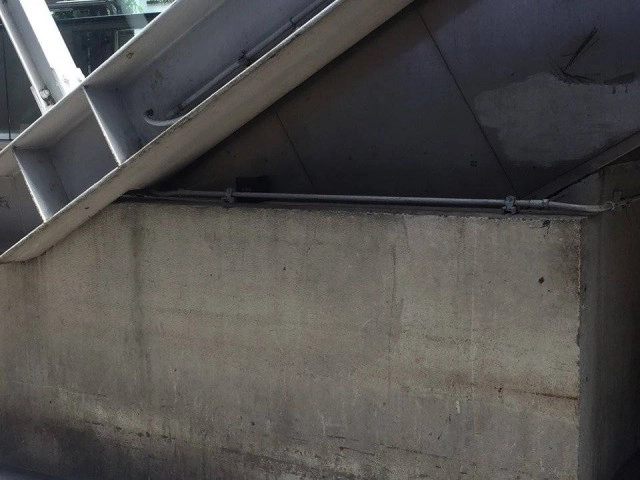 พบวัตถุต้องสงสัยใต้บันไดทางขึ้น BTS ศาลาแดง