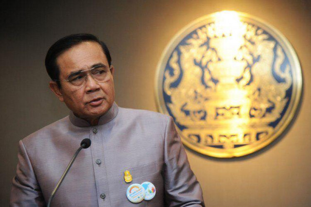 "ศรีสุวรรณ" เปิดโต๊ะรวบรวมชื่อคัดค้านหวย12นักษัตรยื่นให้รัฐบาลทบทวน