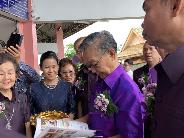 ‘ชวน’ ไม่วิจารณ์ ปชช. ร่วมลงชื่อถอดถอน ‘ปารีณา’