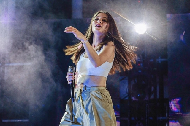 ดราม่าเฉย! คอมเม้นท์ "ซันนี่" แซวไอจี "วี วิโอเลต" ทำชาวโซเชียลบางคนไม่ถูกใจสิ่งนี้