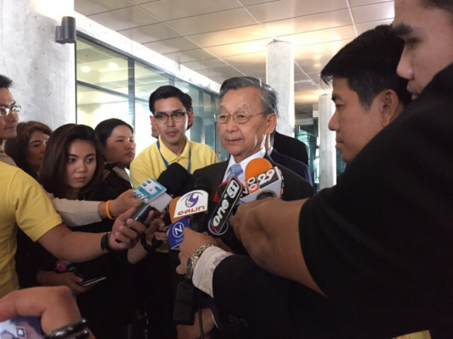 "ชวน" ปัดวิจารณ์ "ปารีณา"​ โซเชียลล่าชื่อถอดถอน