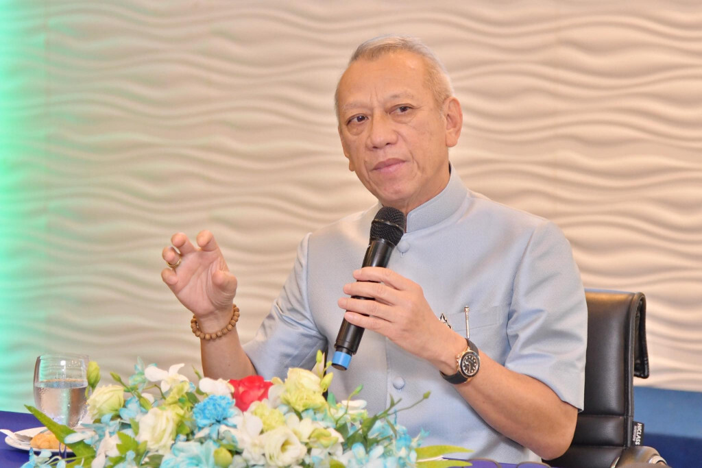 'พิพัฒน์' เตรียมลงกระบี่ถกผู้ประกอบการดันท่องเที่ยวโตตามเป้า