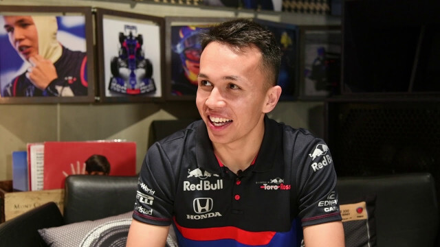 "อเล็กซ์ อัลบอน" นักขับสายเลือดไทยหนึ่่งเดียว ในเวทีF-1