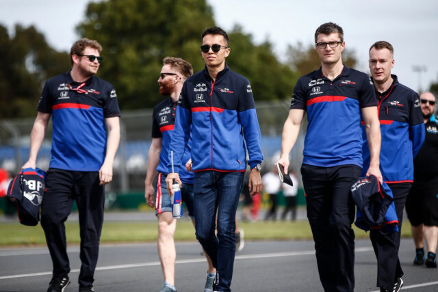 "อเล็กซ์ อัลบอน" นักขับสายเลือดไทยหนึ่่งเดียว ในเวทีF-1