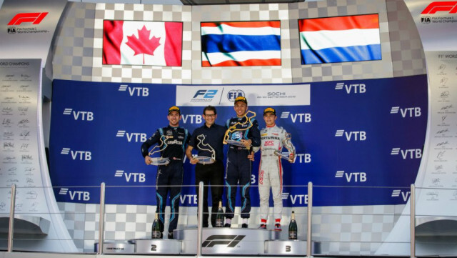 "อเล็กซ์ อัลบอน" นักขับสายเลือดไทยหนึ่่งเดียว ในเวทีF-1
