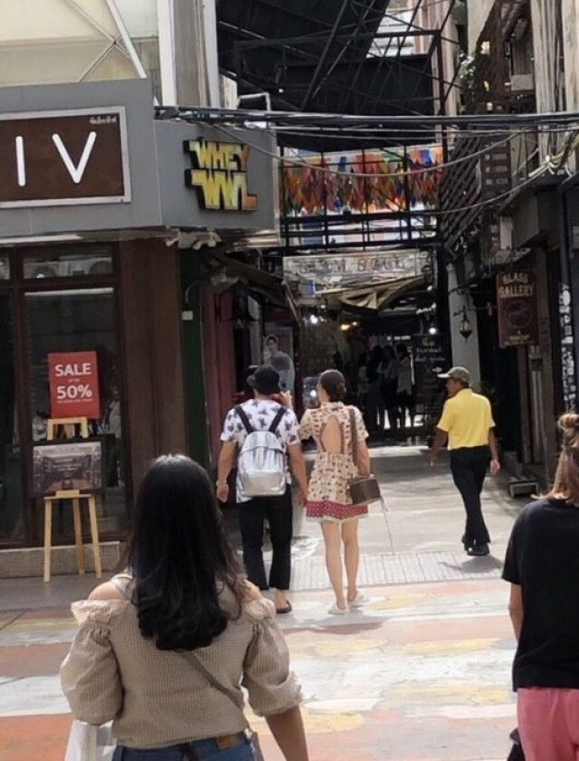"ญาญ่า" ปลื้มกระแสกลิ่นกาสะลองดี เขิน "ณเดชน์" จับมือกลางสยาม
