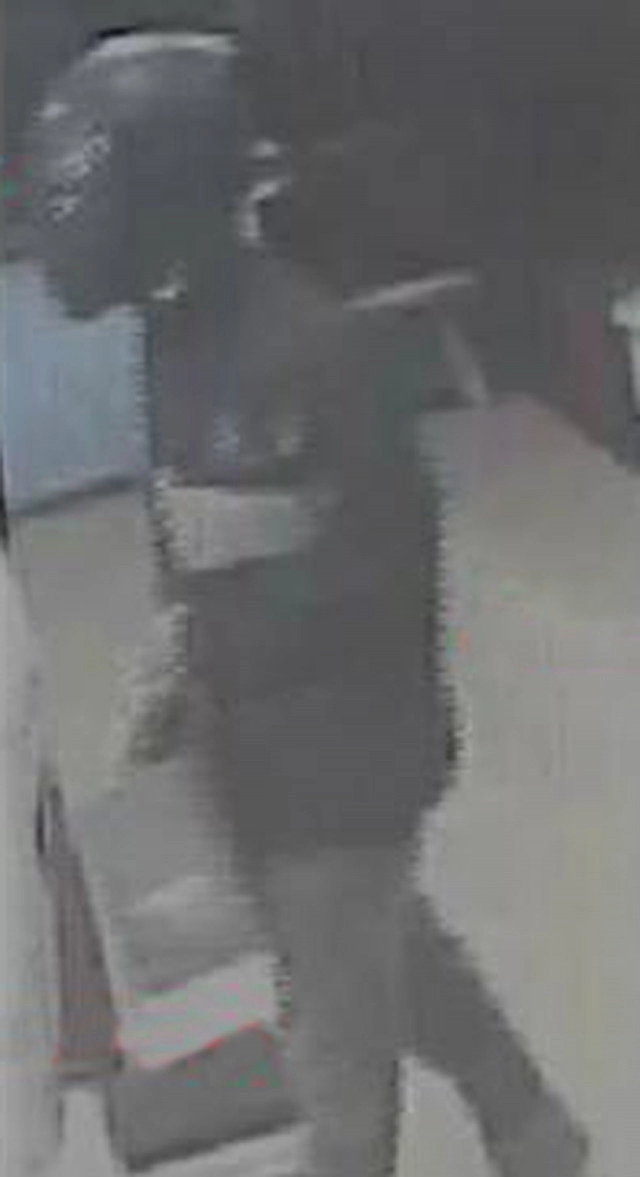 เตรียมออกหมายจับคนร้ายยิงพนักงานร้านสะดวกซื้อ