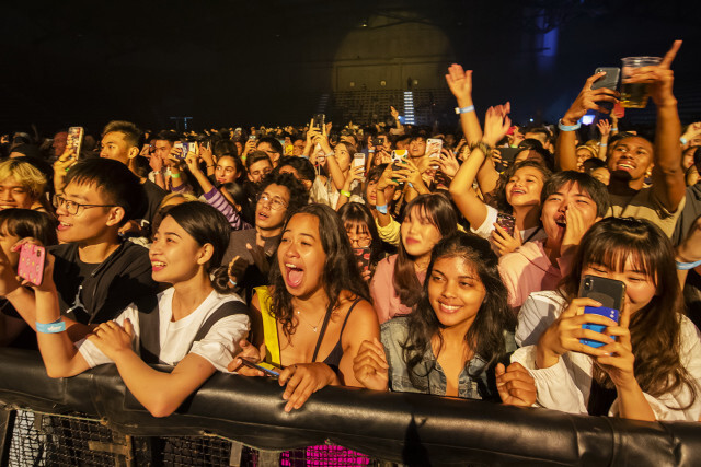 น้ำเสียงบาดใจกับ เจ้าของรางวัลแกรมมี่ใน คอนเสิร์ต DANIEL CAESAR Live in Bangkok 2019