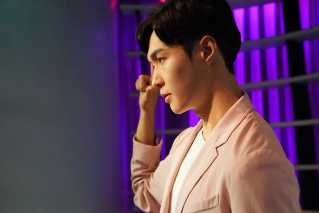 หุ่นขี้ผึ้ง "เลย์ EXO" (จาง อี้ชิง) บุกมาดามทุสโซ กรุงเทพฯ ต้อนรับคอนเสิร์ตเดี่ยวครั้งแรกในไทย !