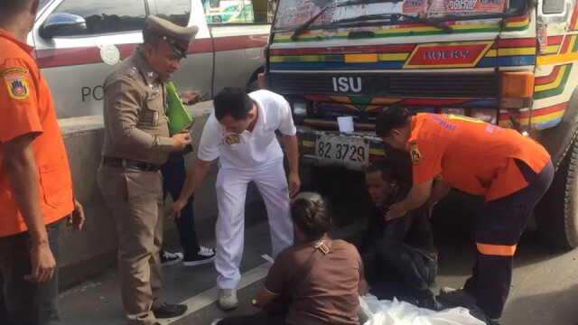 สลด นร.เทคนิคถูกรถสิบล้อทับคาชุดนักเรียน