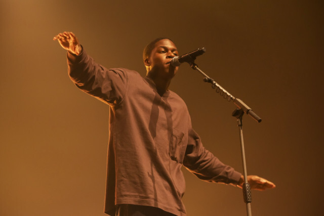 น้ำเสียงบาดใจกับ เจ้าของรางวัลแกรมมี่ใน คอนเสิร์ต DANIEL CAESAR Live in Bangkok 2019