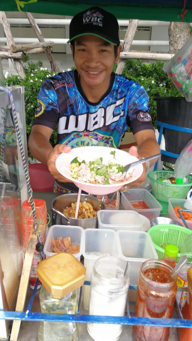 (คลิป) "ป๊อก ป๊อก ก๋วยเตี๋ยวนักมวย" ปลายทางแห่งความสุข