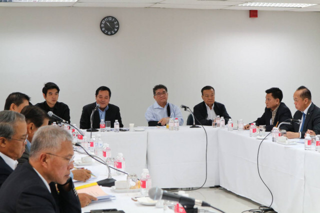 7 พรรคฝ่ายค้านประชุมดันตั้ง สสร. ร่างรัฐธรรมนูญใหม่ทั้งฉบับ
