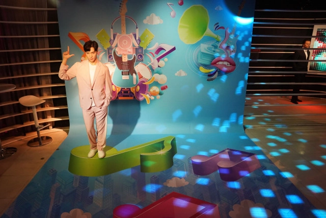 หุ่นขี้ผึ้ง "เลย์ EXO" (จาง อี้ชิง) บุกมาดามทุสโซ กรุงเทพฯ ต้อนรับคอนเสิร์ตเดี่ยวครั้งแรกในไทย !