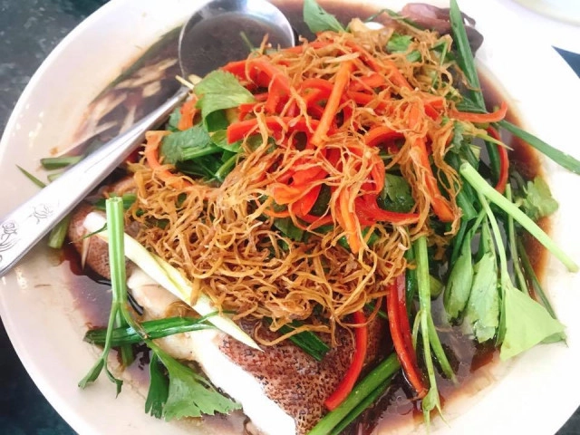 ไปภูเก็ตต้องแวะ "โกอ่าง"  ร้านอาหารซีฟู้ดระดับตำนาน เปิดบริการกว่า20 ปี